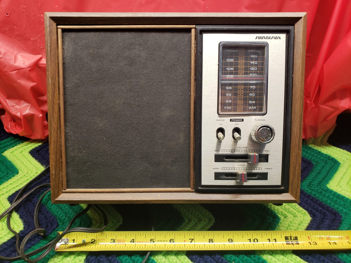 Soundesign Model 9362 AM/FM Table Radio