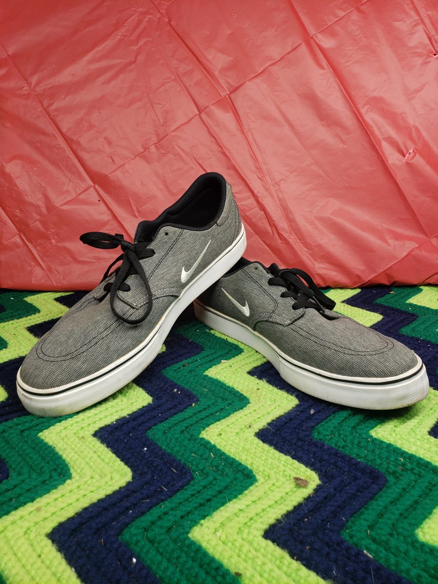 Nike Canvas Sneakers - Gray/Black Size: 13