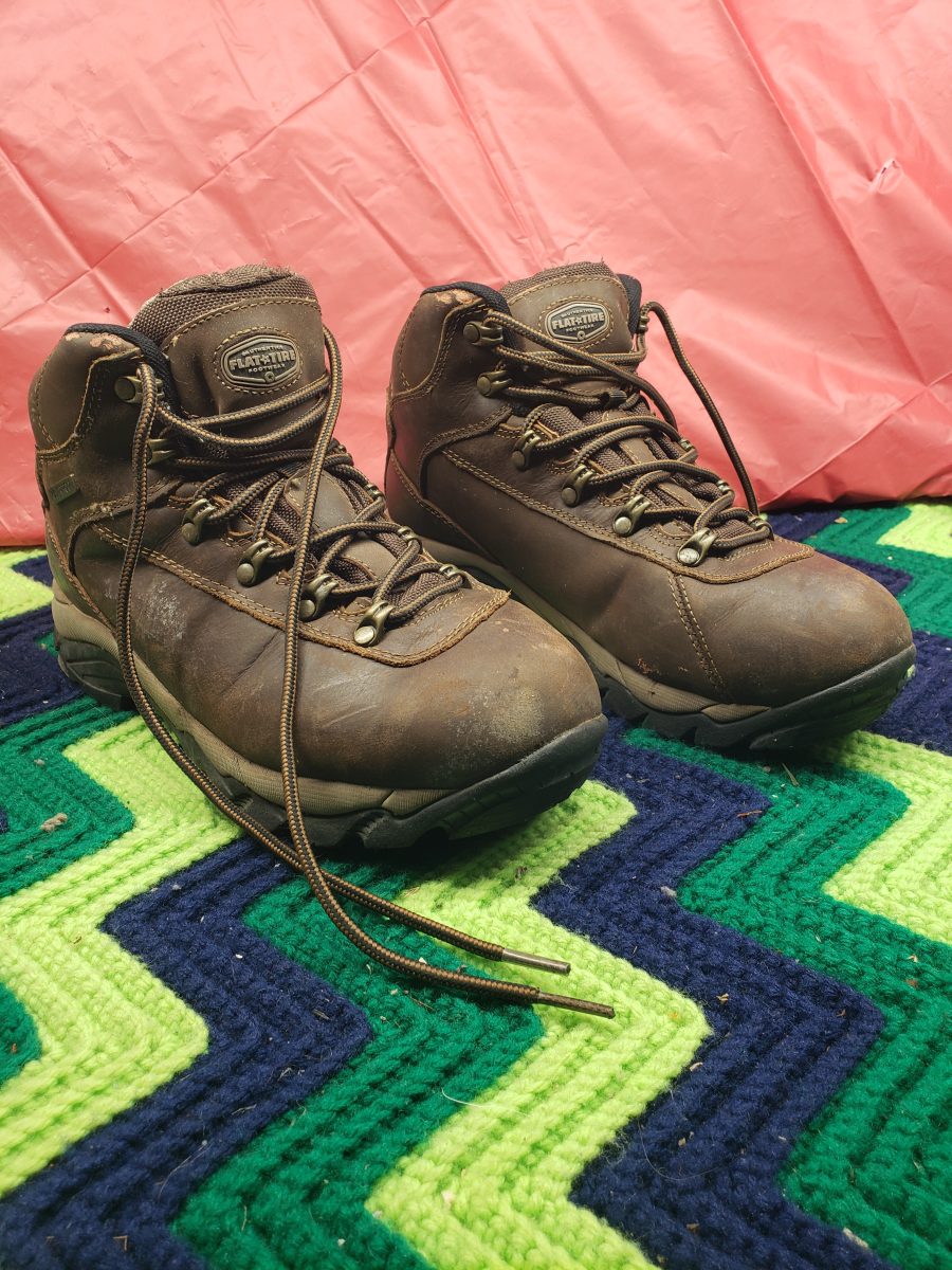Flat-Tire Hiking Boots: Size 8.5