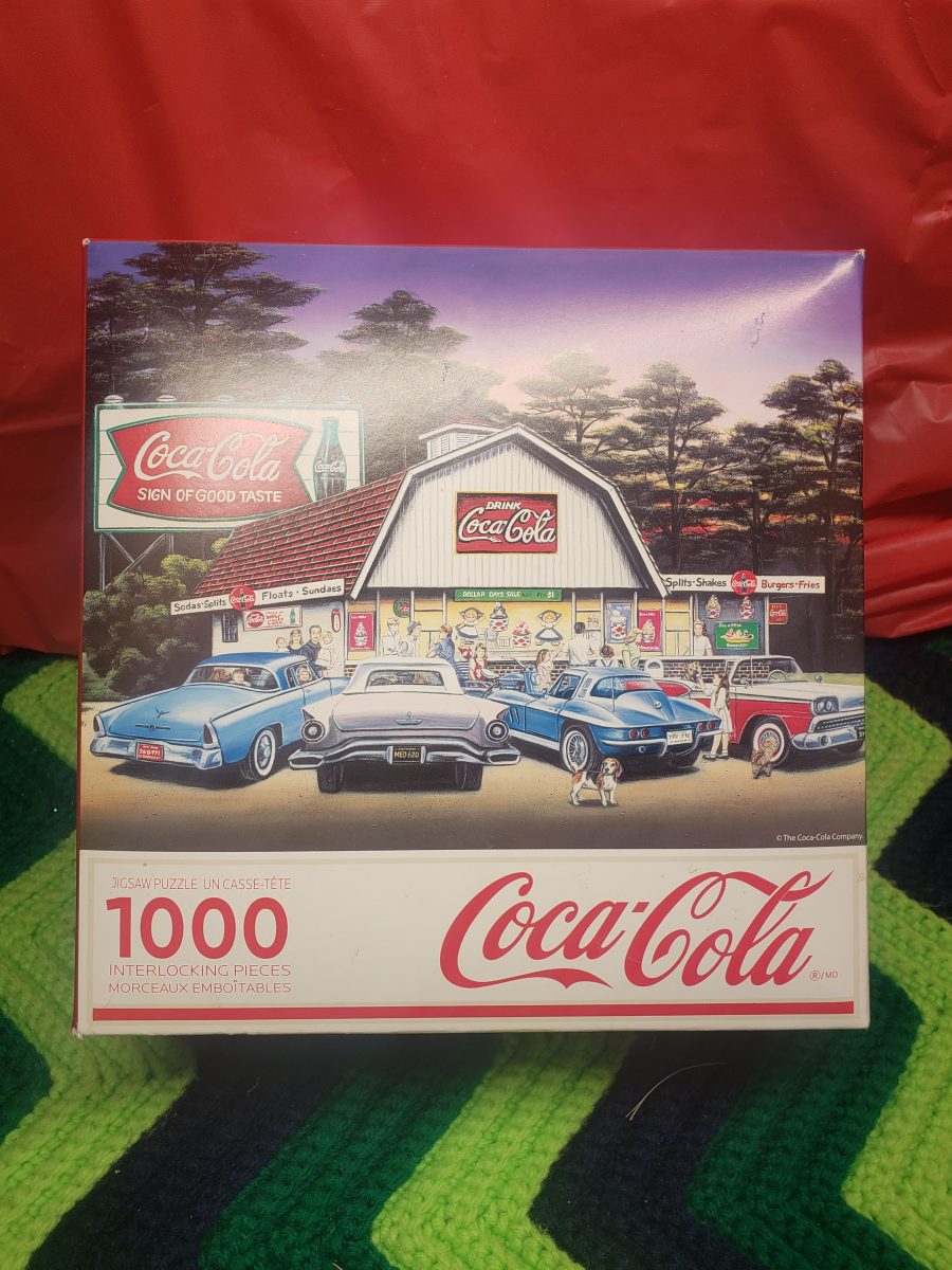 100 Piece Coca Cola Jigsaw Puzzle (open)